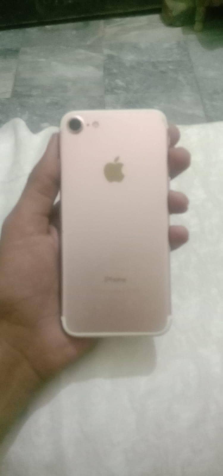 Apple iPhone 7 1