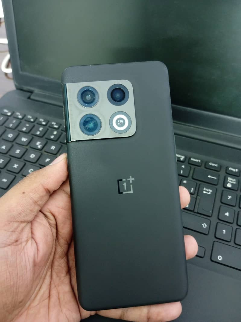 One Plus 10 Pro 4