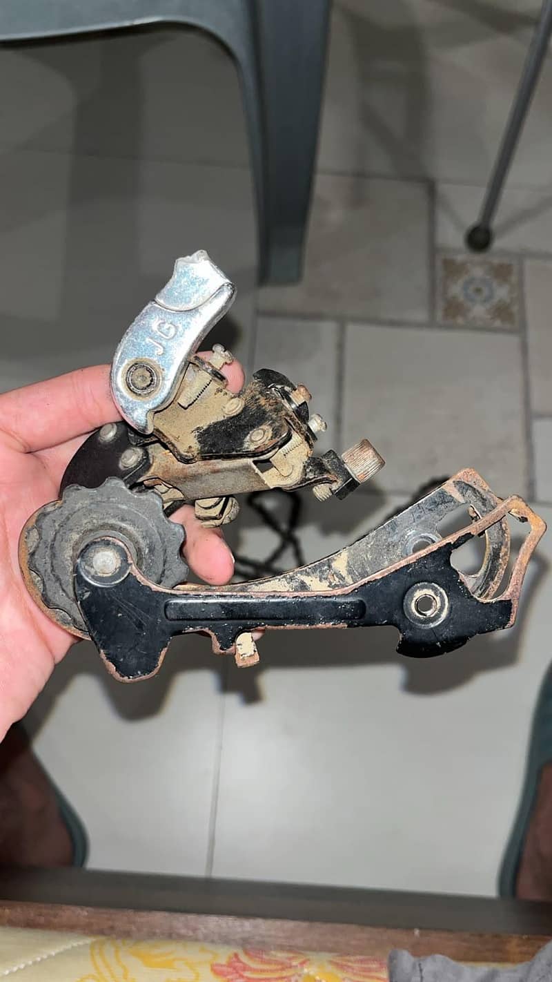 Bicycle gear shift assembly 4