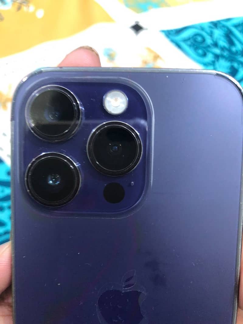 Apple iPhone 14 Pro 1