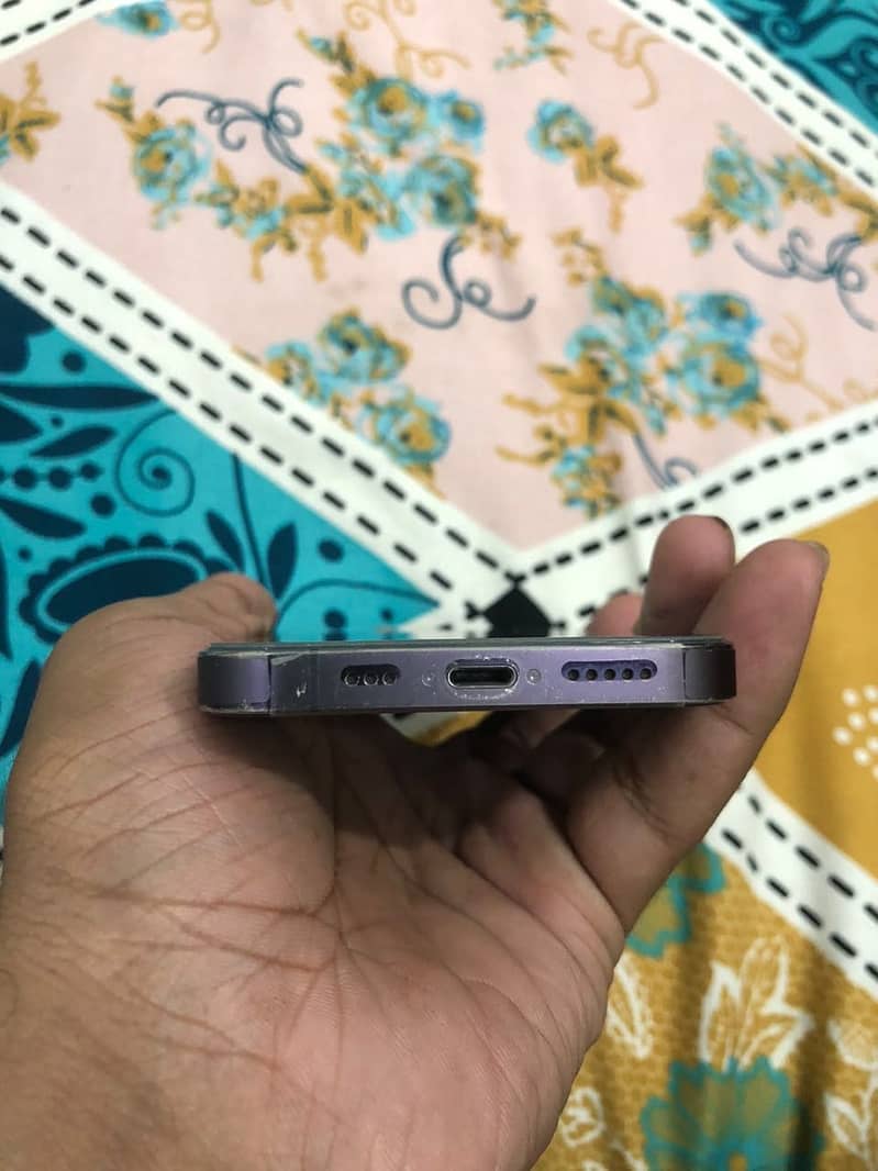 Apple iPhone 14 Pro 4
