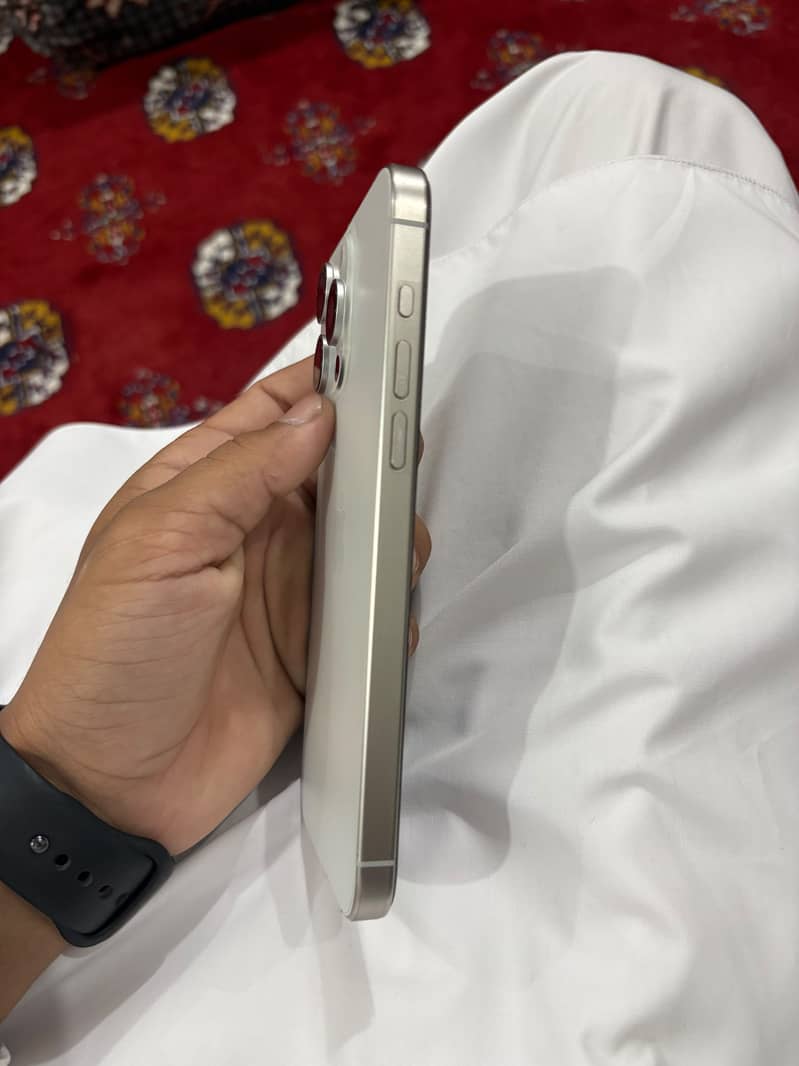Apple iPhone 15 Pro Max 5