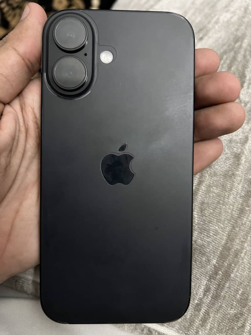 Apple iPhone 16 0