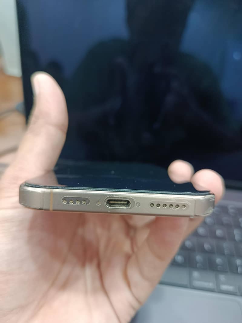 iPhone 16 Pro Max JV 2