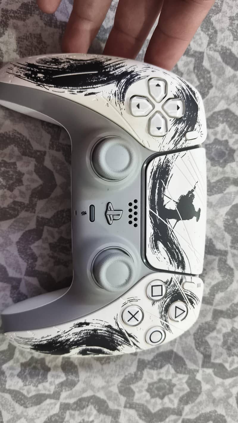 Sony PS5 Limited Edition Controller 4