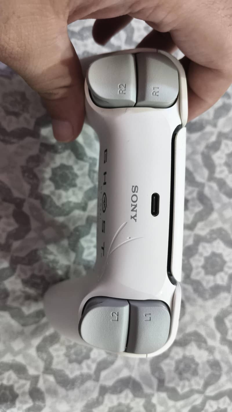 Sony PS5 Limited Edition Controller 6