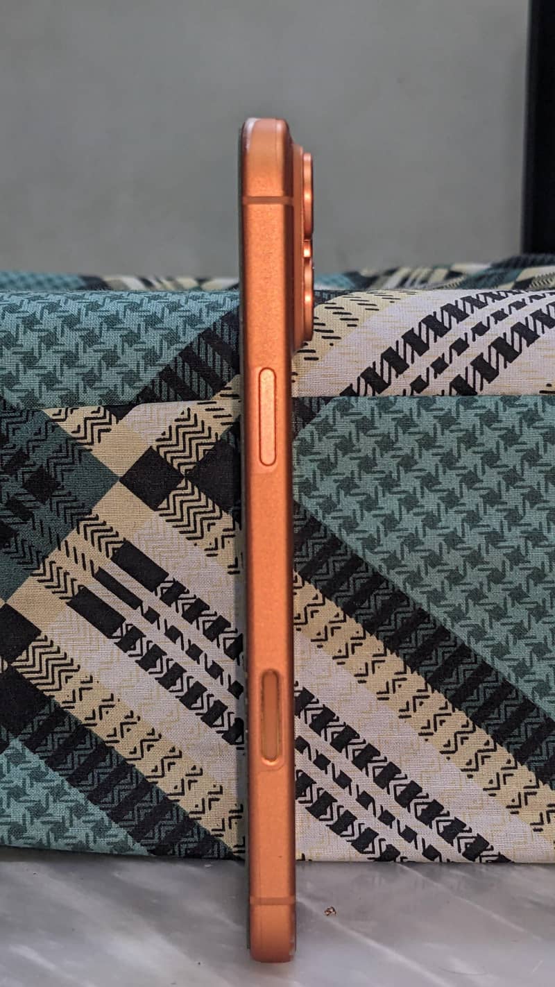 Apple iPhone 17 Pro Max 2
