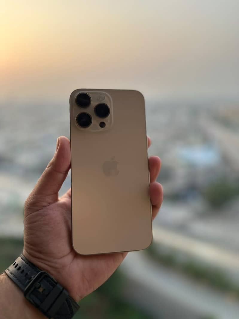 Apple iPhone 14 Pro Max 0