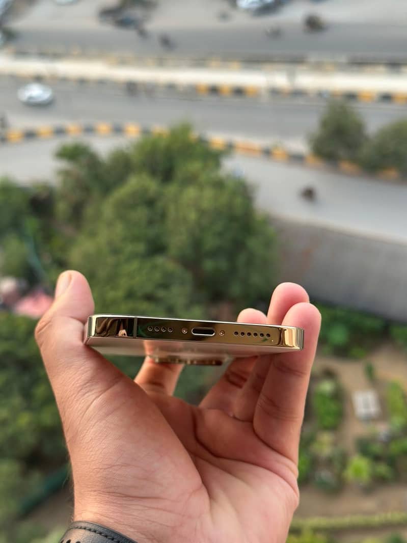 Apple iPhone 14 Pro Max 5
