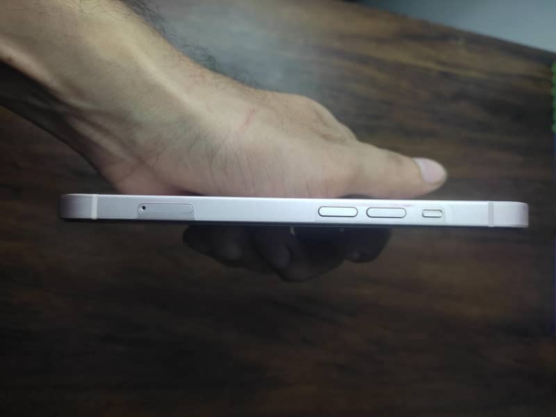 iPhone 13 3