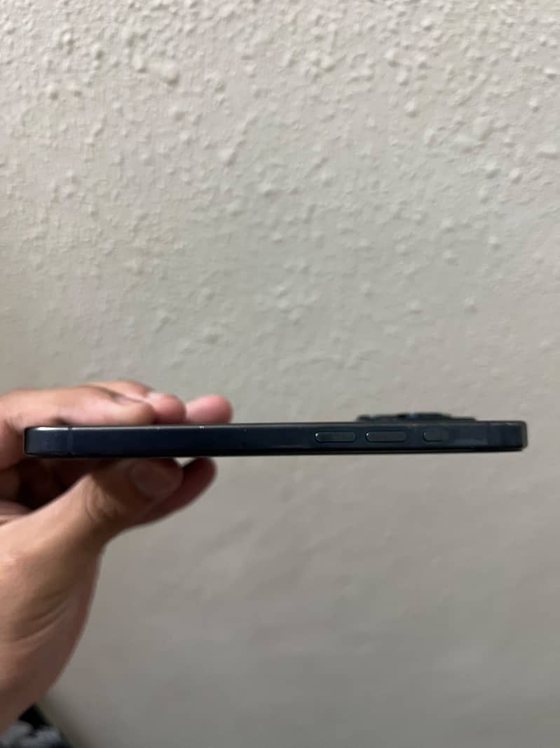 Apple iPhone 15 Pro 1