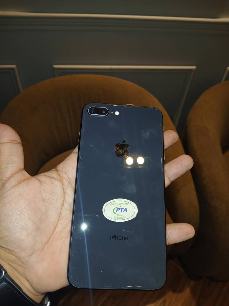 Apple iPhone 8 Plus 0