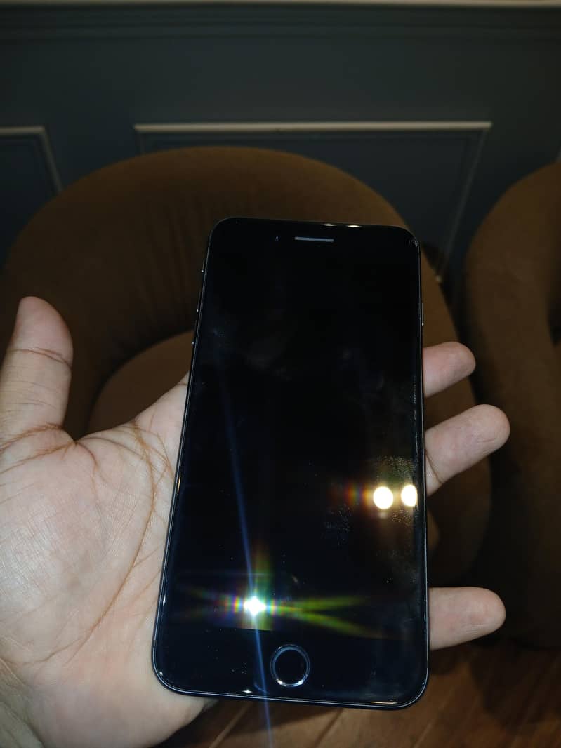 Apple iPhone 8 Plus 5