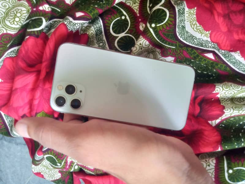 iPhone 11 pro 6