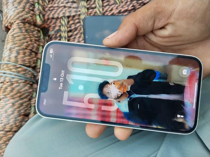 Apple iPhone 13 1
