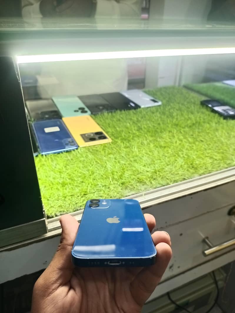 Apple iPhone 12 mini 1