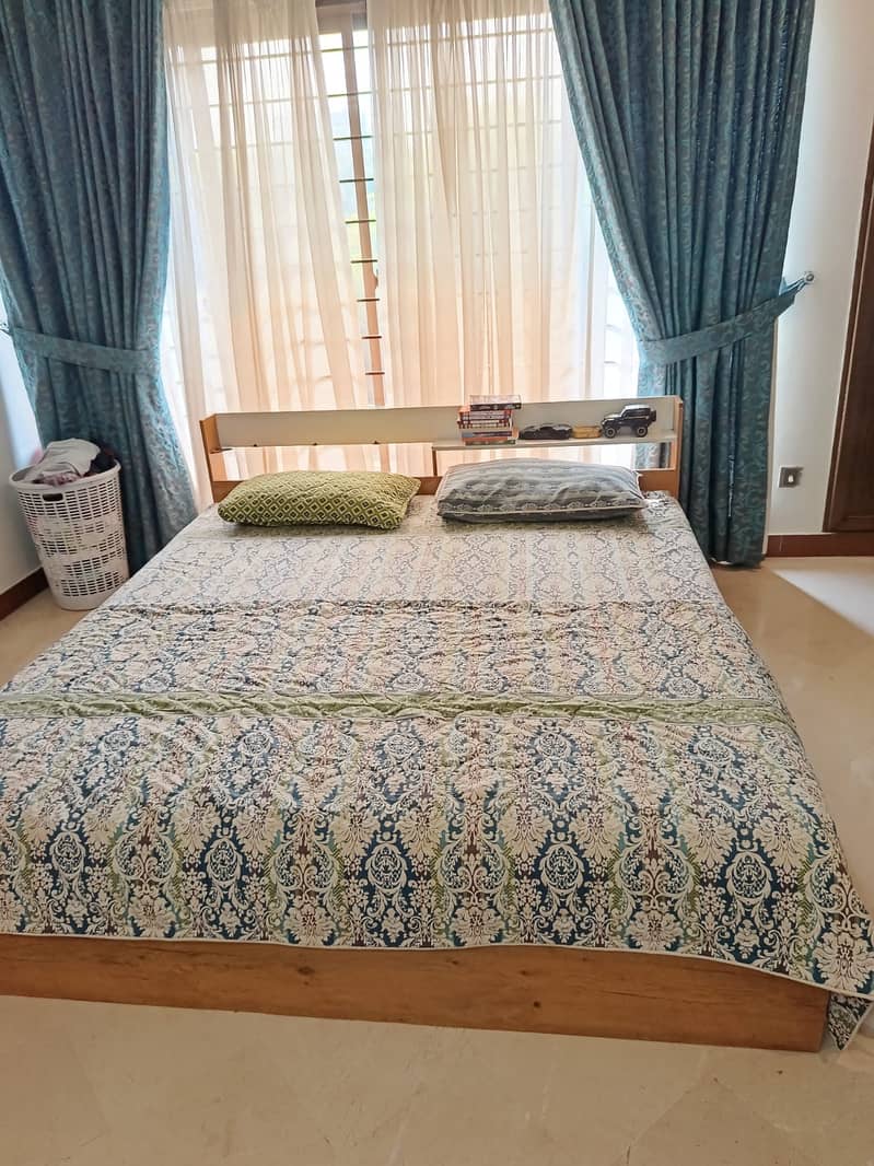 Double bed without mattress 1