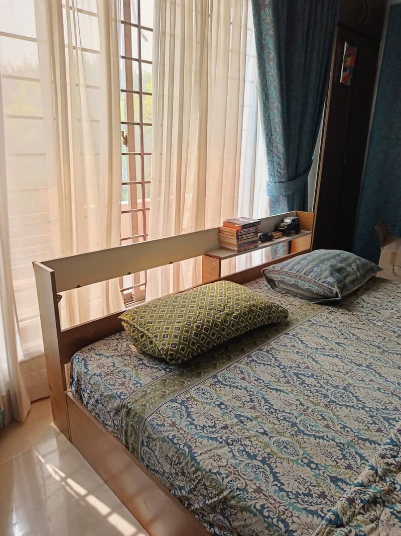 Double bed without mattress 2