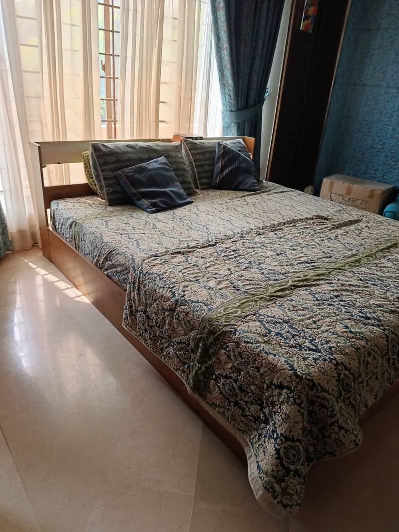 Double bed without mattress 4
