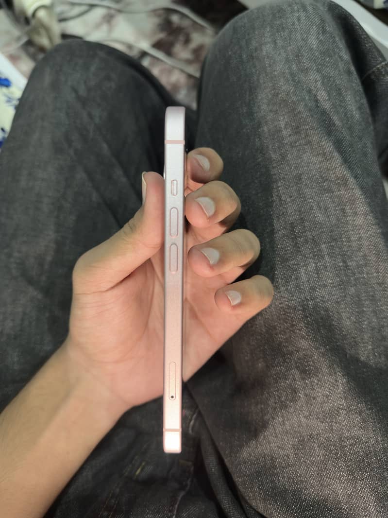 Apple iPhone 15 2