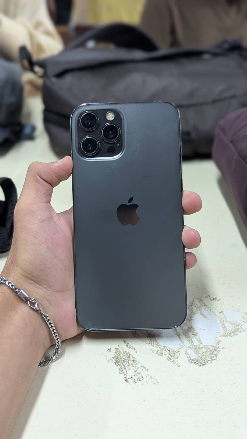 iPhone 12 Pro Max 4