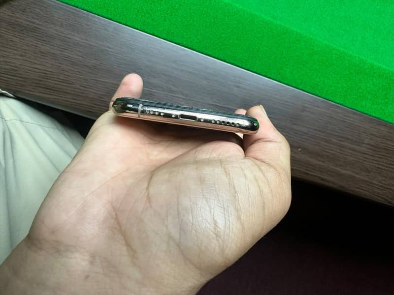 Apple iPhone XS 1