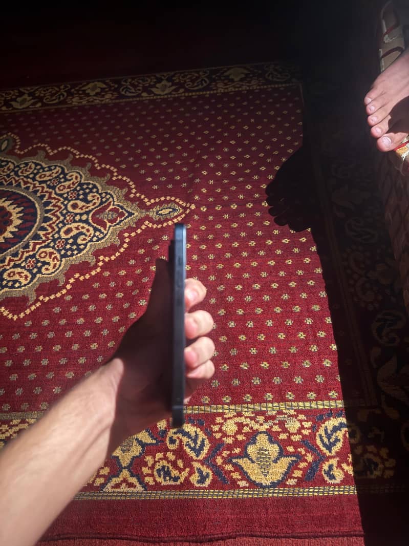 Apple iPhone 14 3