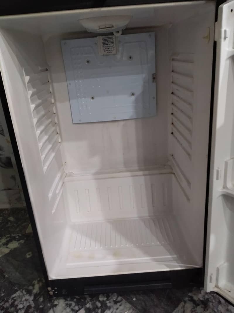 Waves Fridge 3