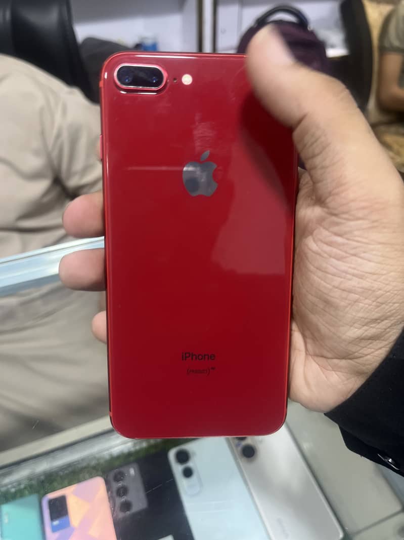Apple iPhone 8 Plus 3