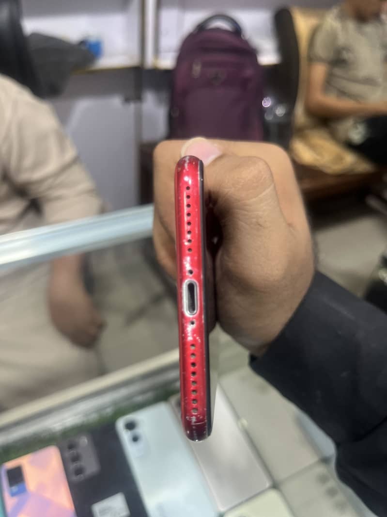 Apple iPhone 8 Plus 4