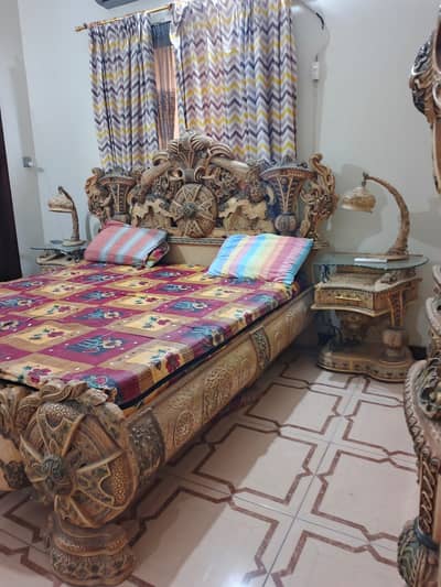 Premium Luxury Carved Wedding Bedroom Furniture Set for Sale**