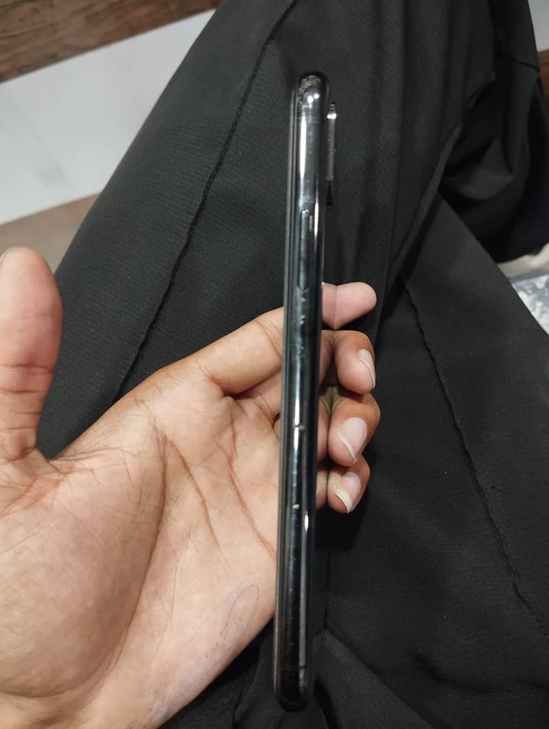 Apple iPhone X 6