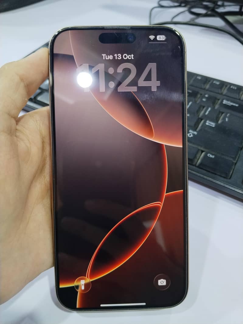 Apple iPhone 16 Pro Max 1