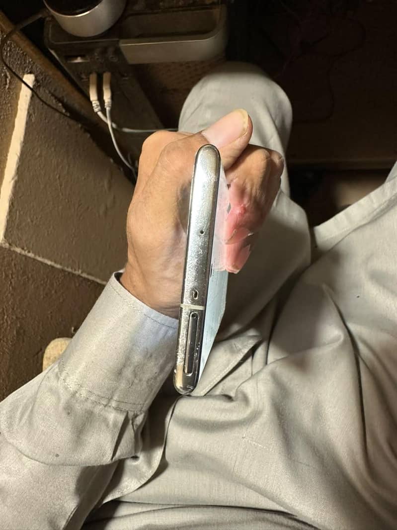 Samsung Mobile Note 10 Plus 3