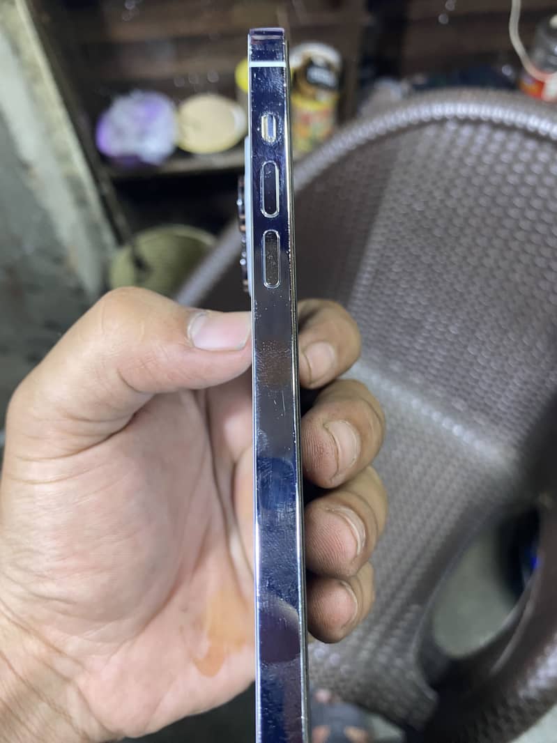 Apple iPhone 14 Pro Max 1