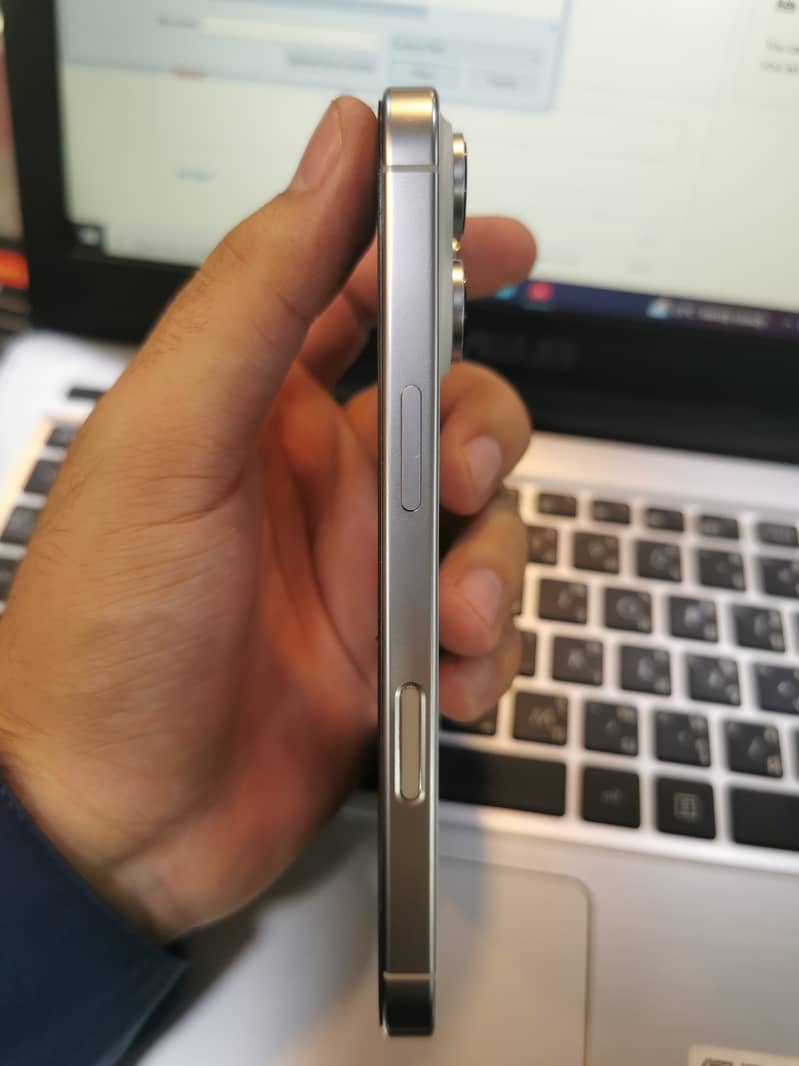 iphone 16 pro 10/10 mdm 1