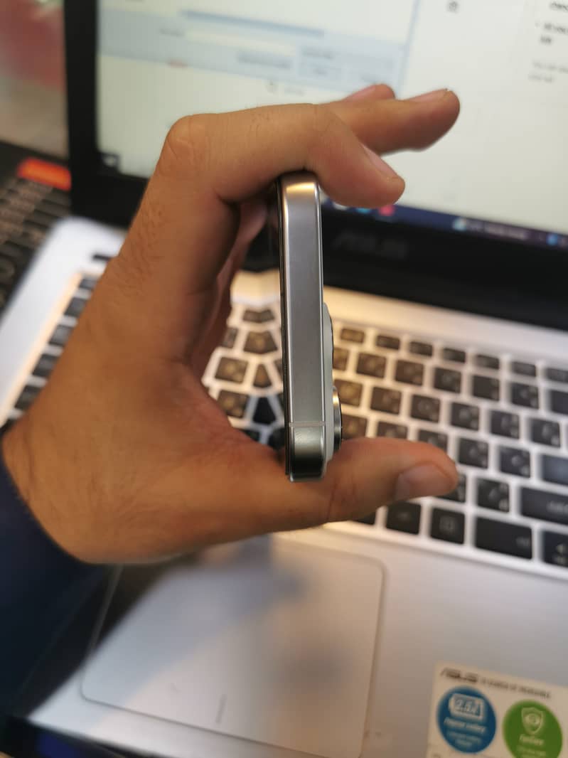 iphone 16 pro 10/10 mdm 3