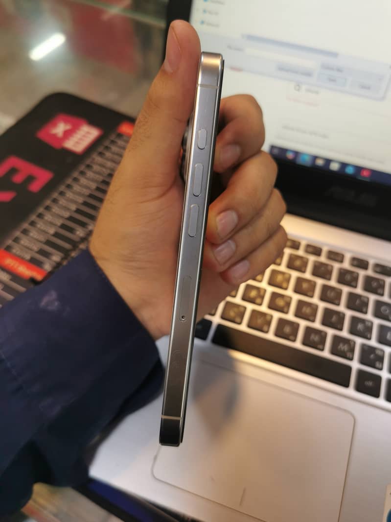 iphone 16 pro 10/10 mdm 4
