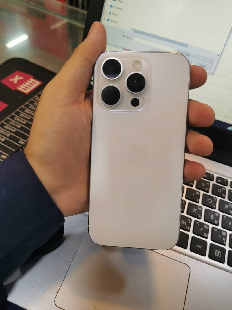 iphone 16 pro 10/10 mdm 6