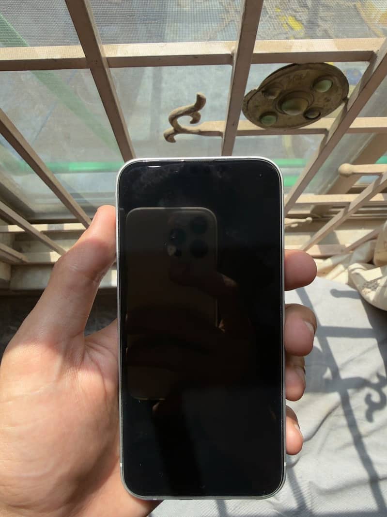 iphone 16e with box 4