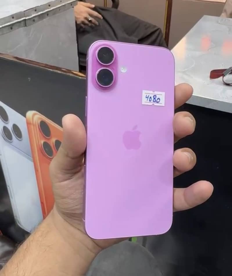 Apple iPhone 16 Plus 0