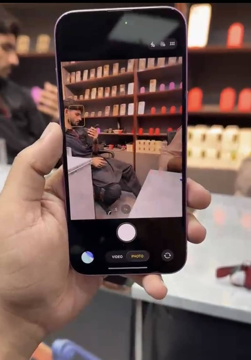 Apple iPhone 16 Plus 3