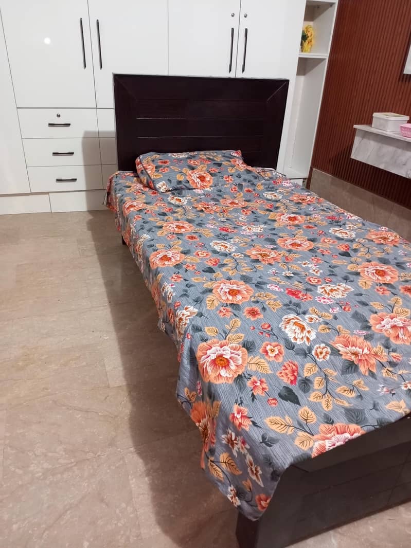 single bed good condition 1