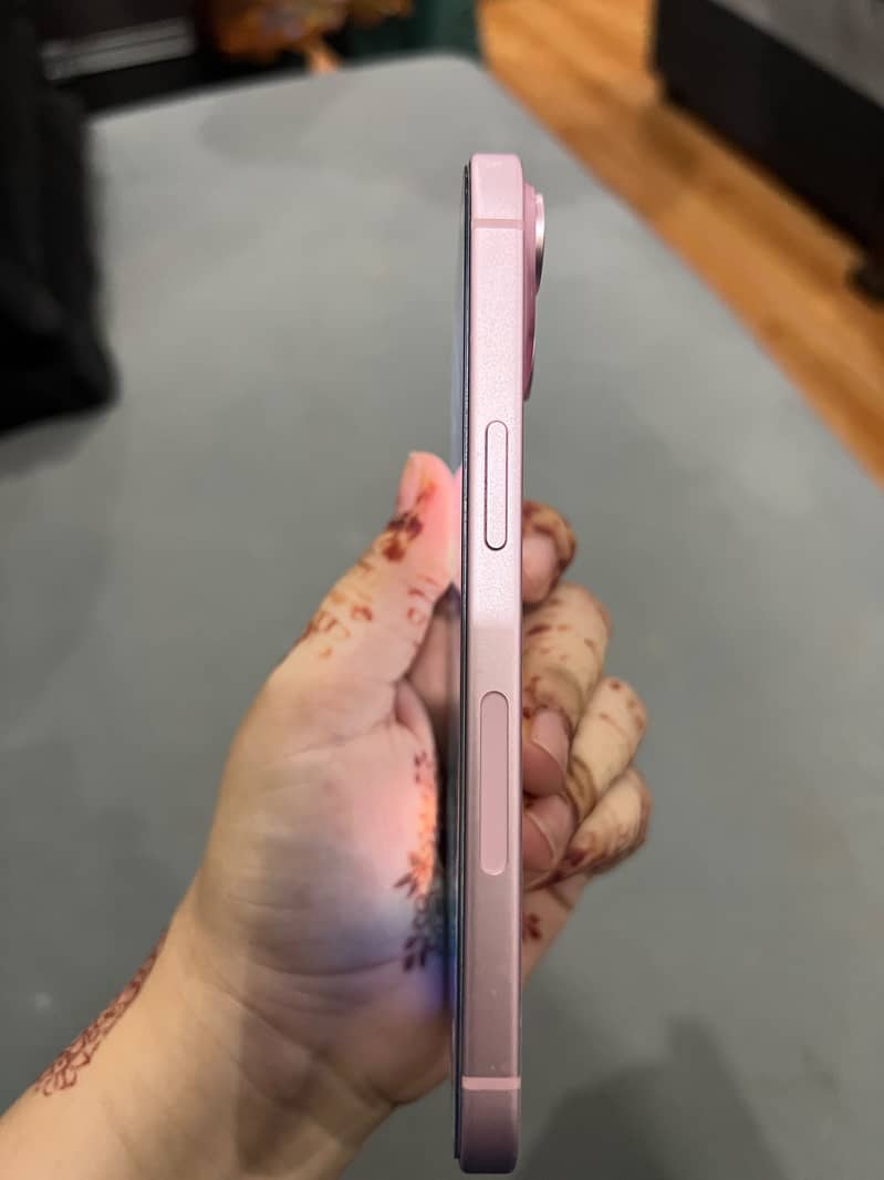 Apple iPhone 15 pink JV 2