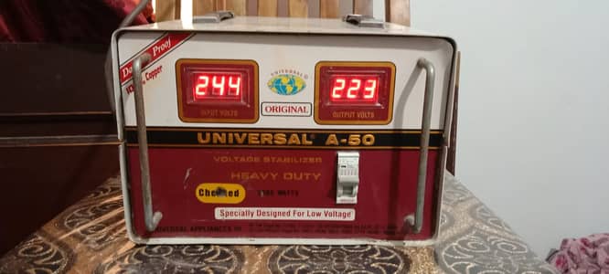 Universal A-50 Heavy Duty Voltage Stabilizer 5000W – Excellent Conditi