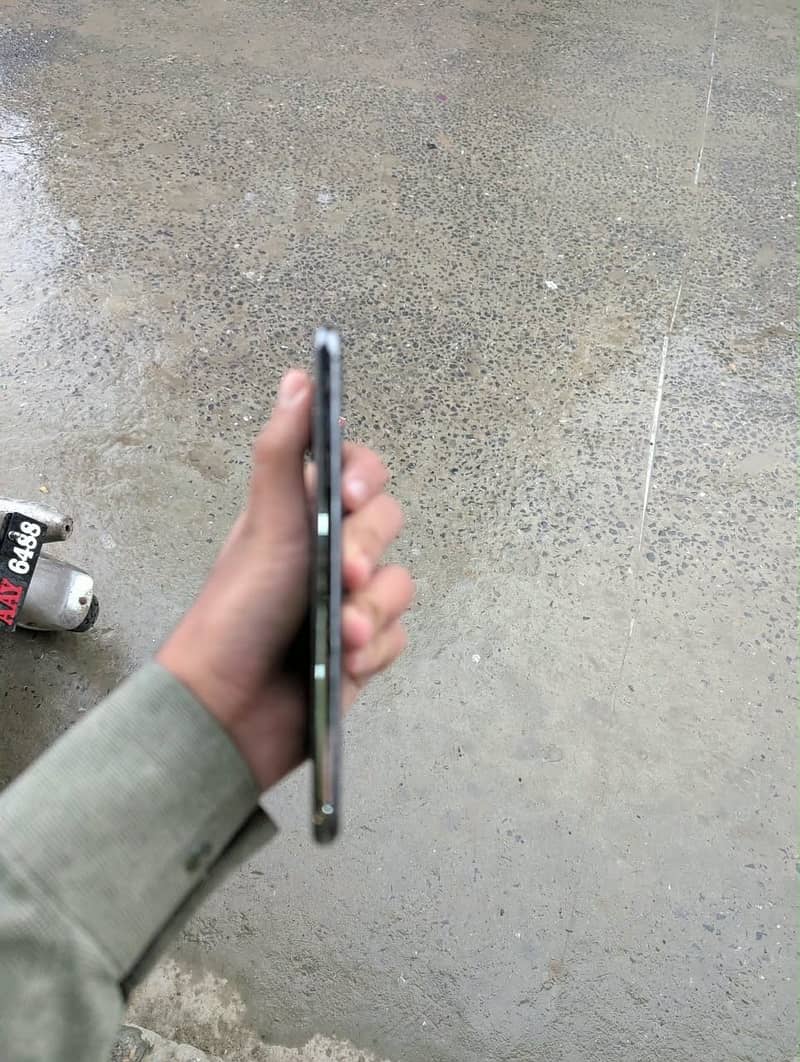 Apple iPhone XS Max 0