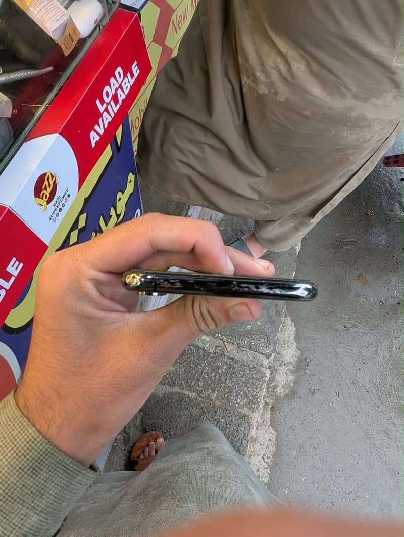 Apple iPhone XS Max 1