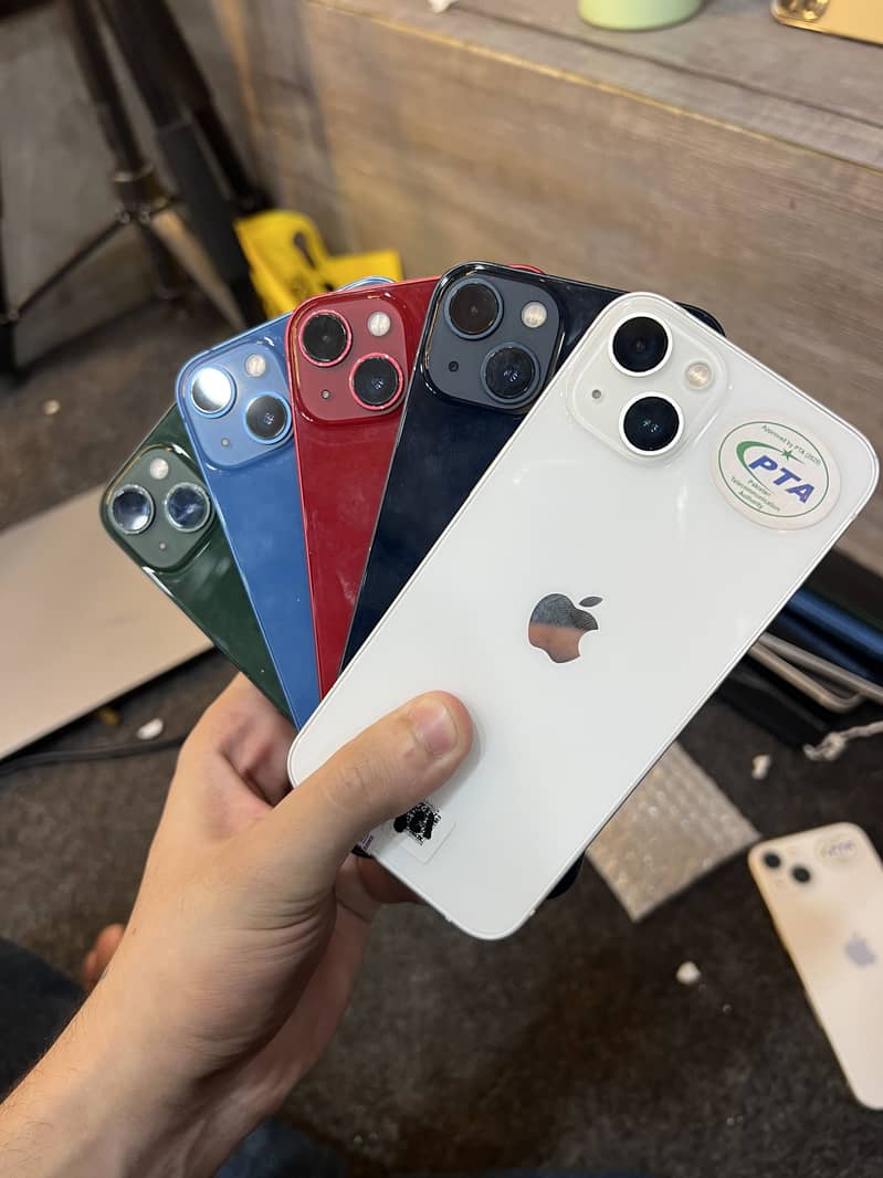 Apple iPhone 13 0