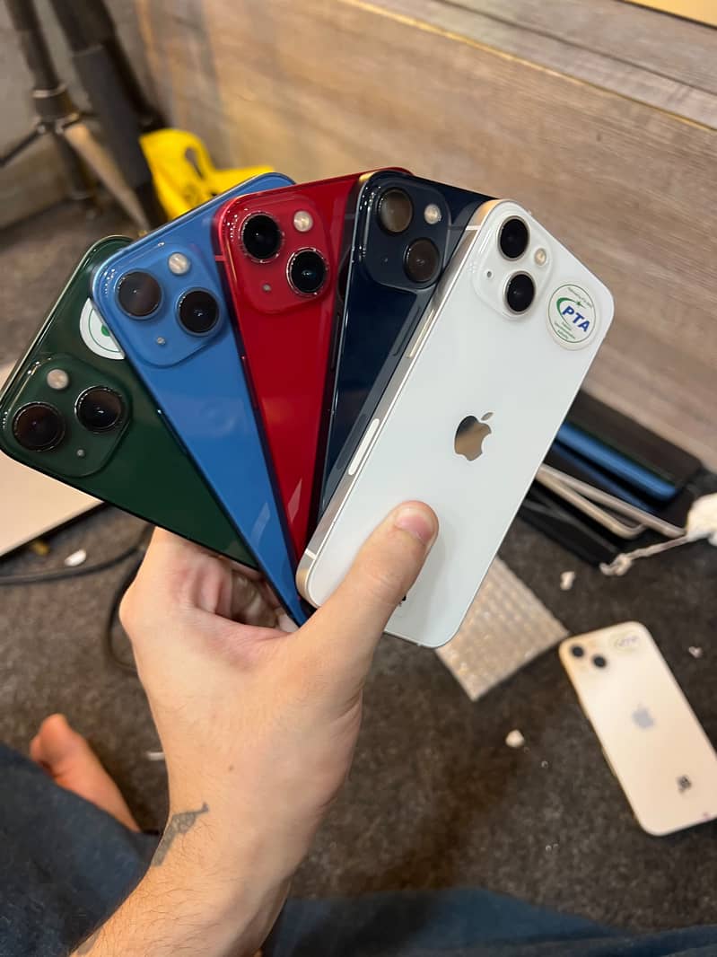 Apple iPhone 13 2