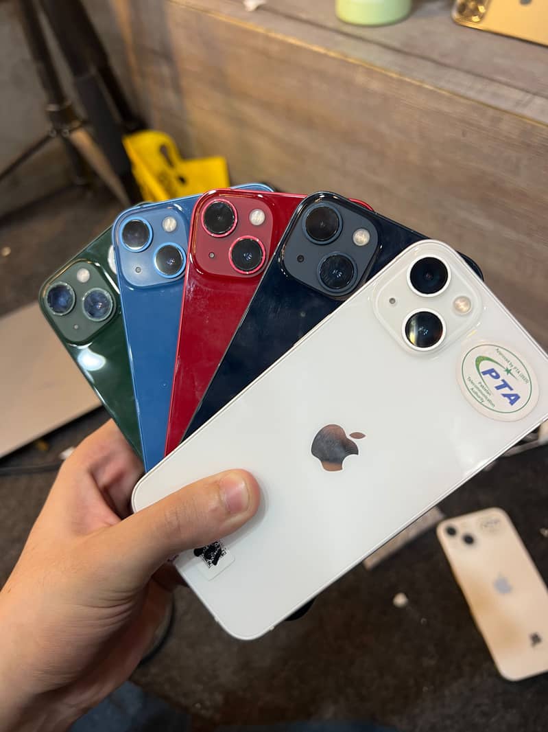 Apple iPhone 13 5